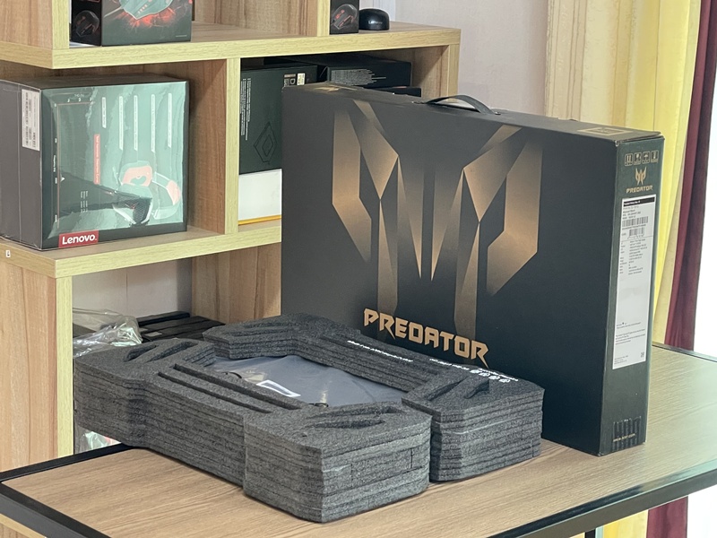 Acer Predator Helios 16 PHN16