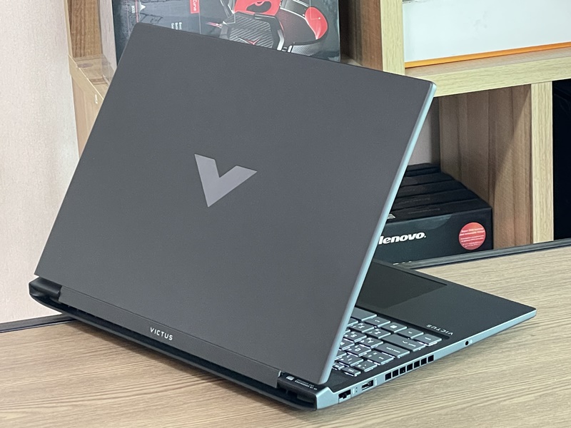 HP Victus 16-r0145TX