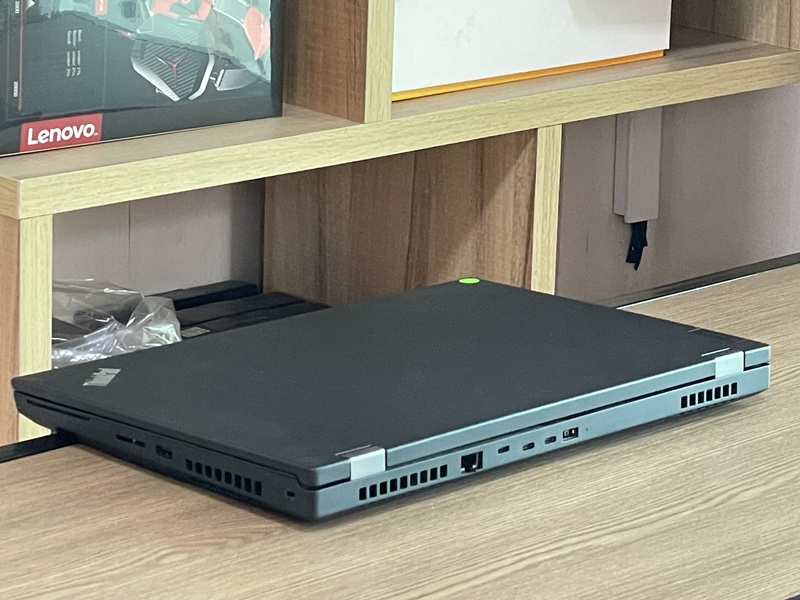 Lenovo ThinkPad P15 G1