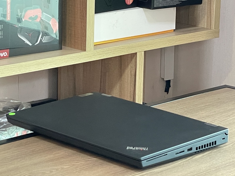 Lenovo ThinkPad P15 G1