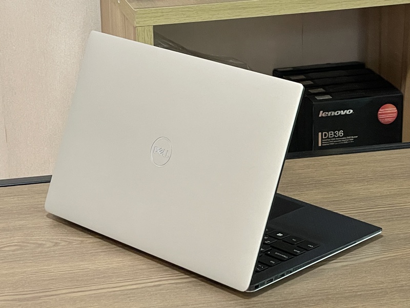 DELL XPS 13 7390