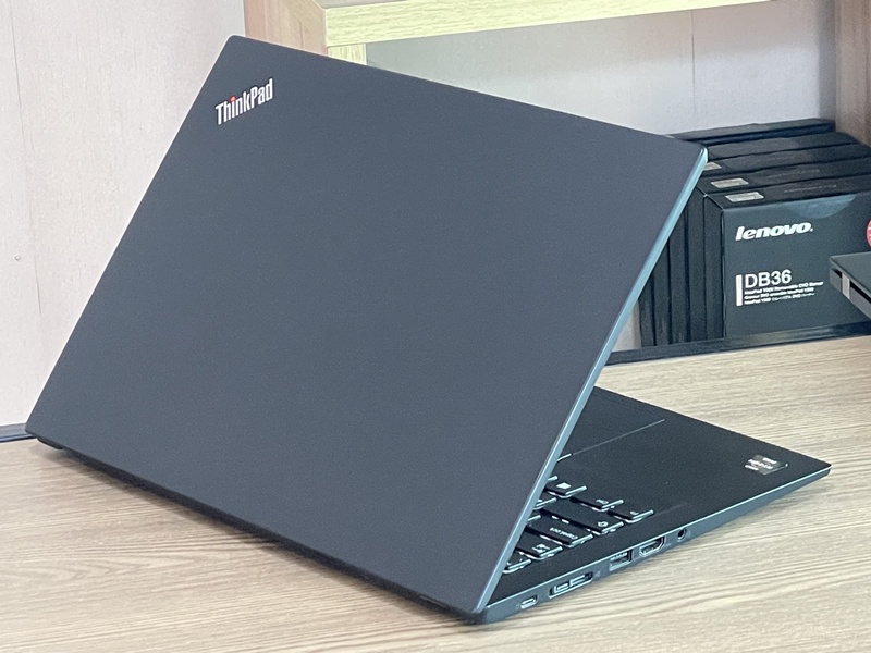 Lenovo Thinkpad T495s