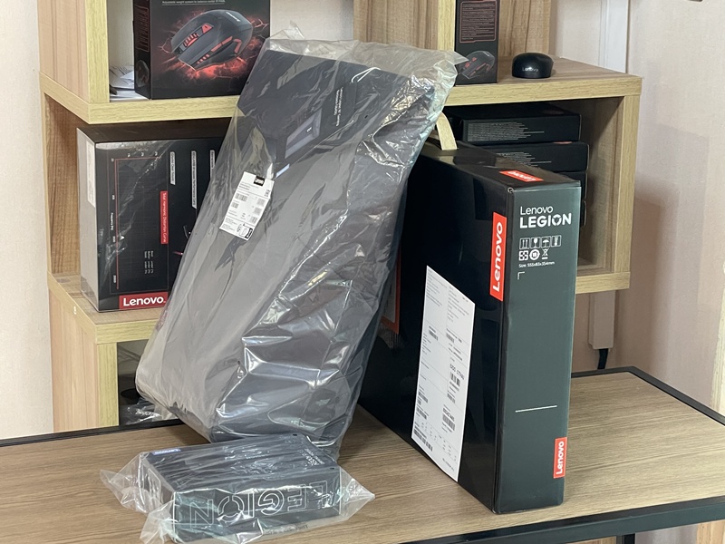 LENOVO LEGION PRO 7 16IAX10H