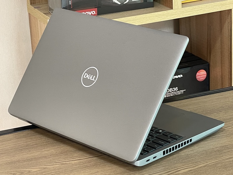 Dell Precision 3581