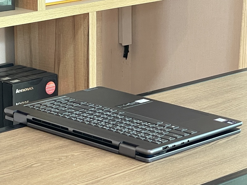 Lenovo Yoga 7i 2-in-1 (16' Gen 9)