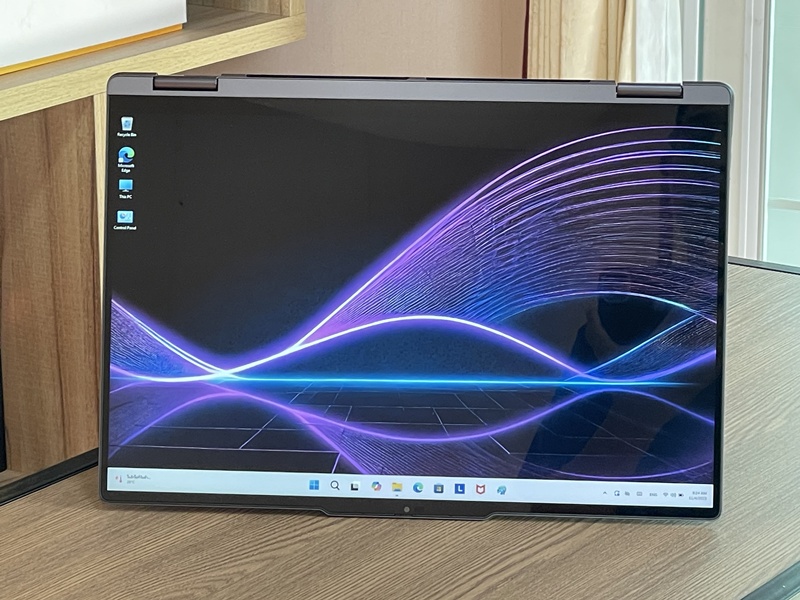 Lenovo Yoga 7i 2-in-1 (16' Gen 9)