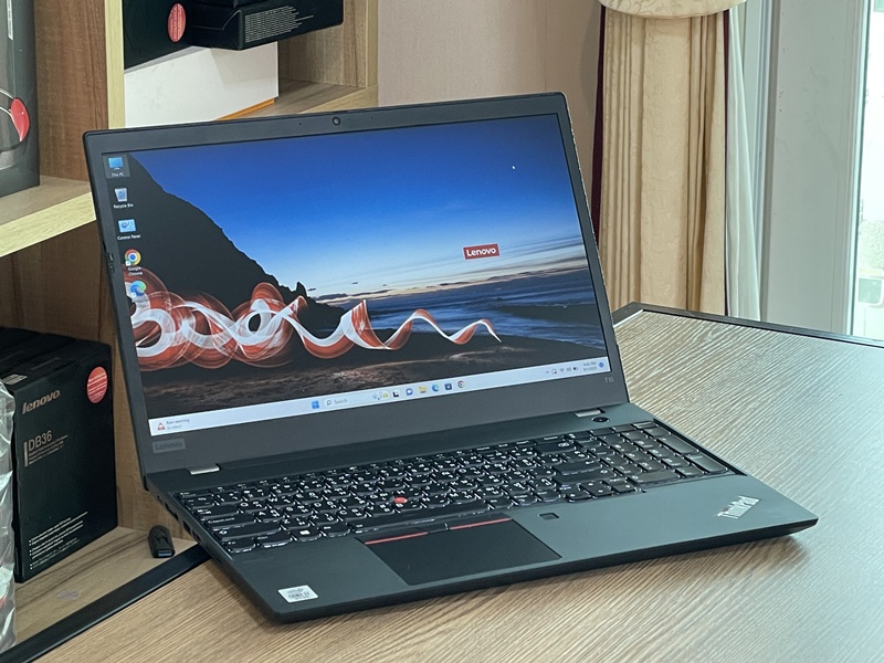 Lenovo ThinkPadT15 G1