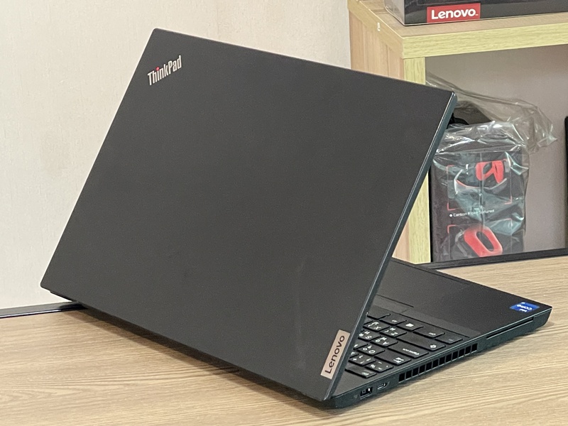 Lenovo ThinkPad T15p Gen 2
