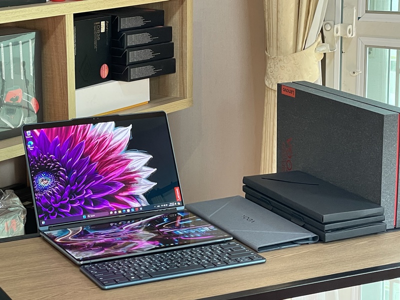 Lenovo Yoga Book 9 13IMU9