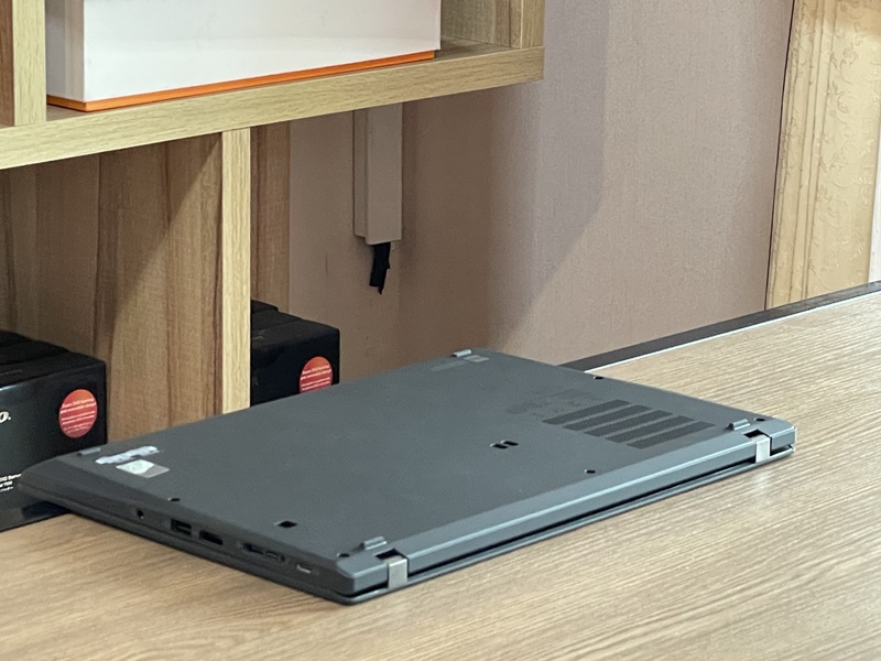 Lenovo Thinkpad T14s G2