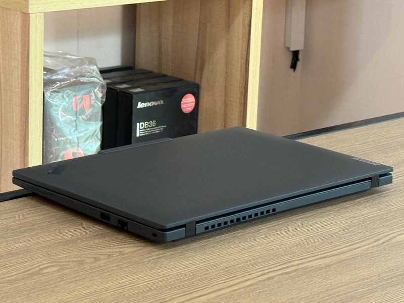 Thinkpad P14s Gen 6 Workstation