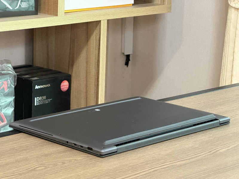 Asus Zenbook S16 UM5606KA-RK741WA