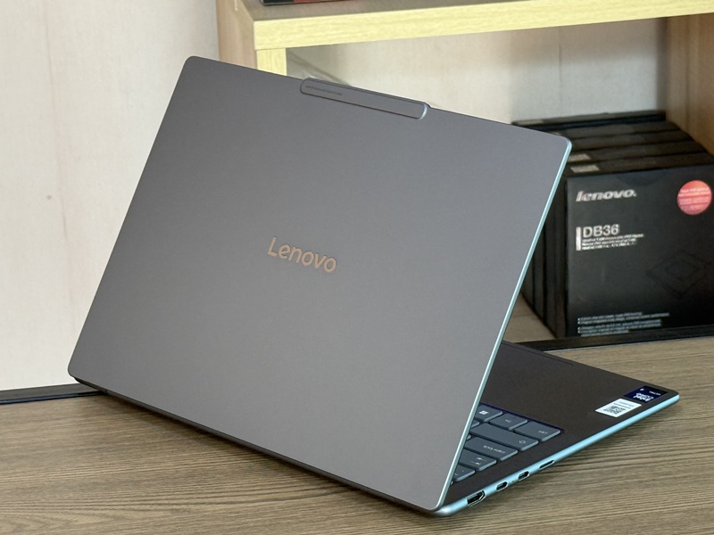 Lenovo Yoga Slim 7i Aura Edition Gen 10
