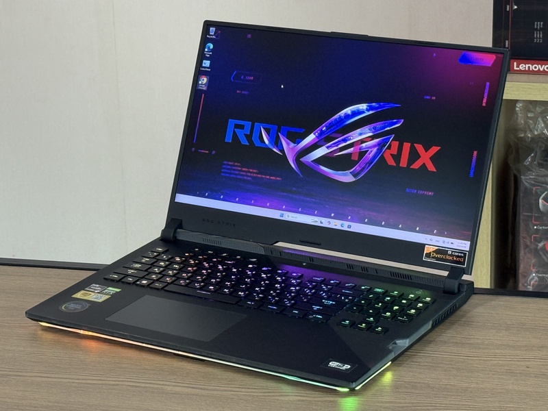 Asus ROG Strix Scar 17 G743QS-HG254T