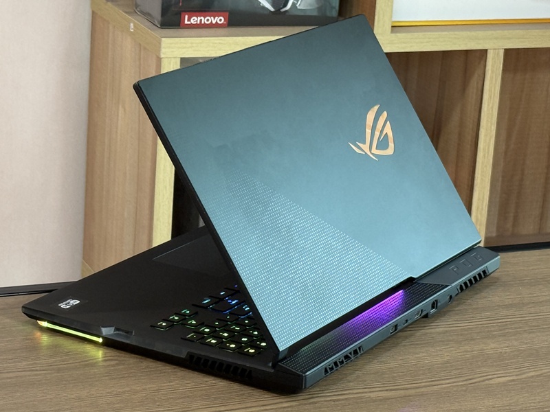 Asus ROG Strix Scar 17 G743QS-HG254T