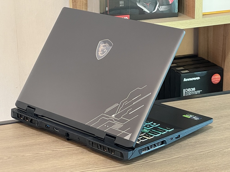 MSI Crosshair 16 HX AI D2XWGKG-022TH