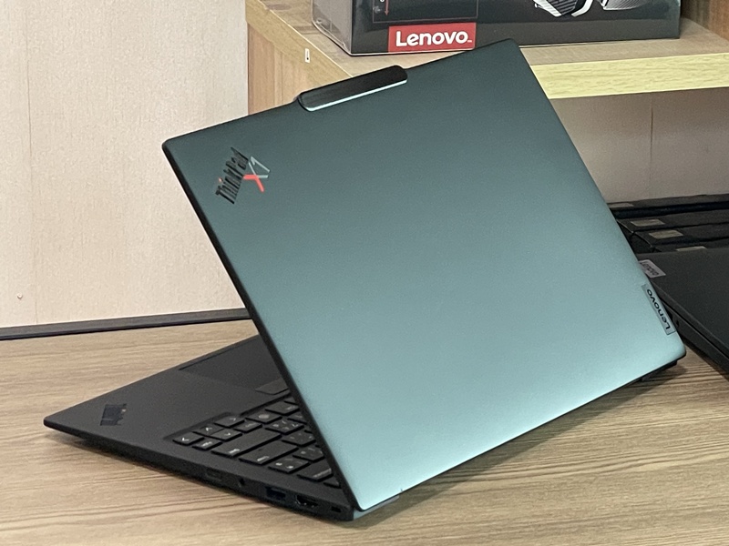 Lenovo Thinkpad X1 Carbon Gen 12