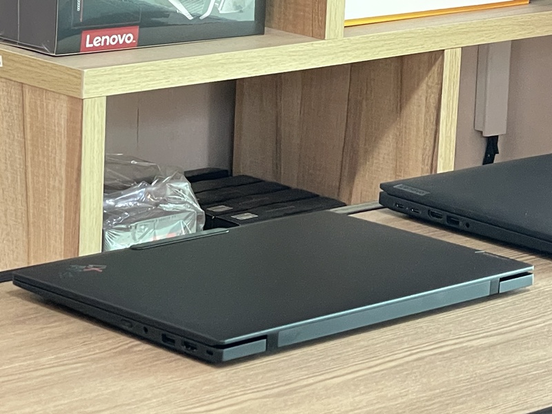 Lenovo Thinkpad X1 Carbon Gen 12