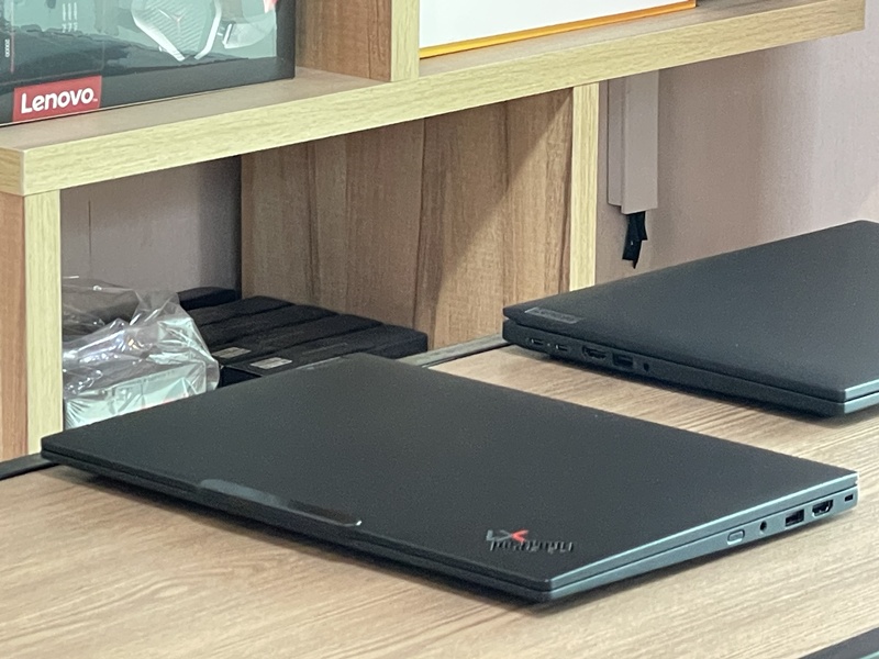 Lenovo Thinkpad X1 Carbon Gen 12
