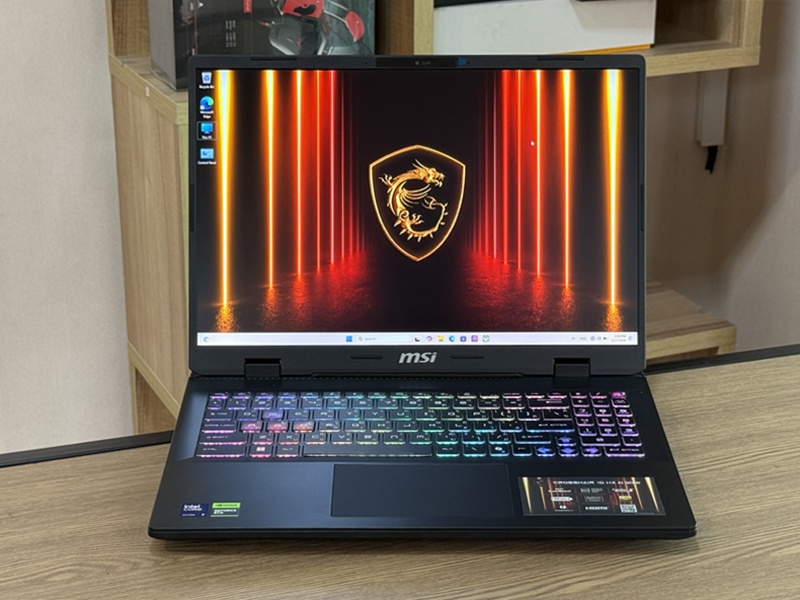 MSI Crosshair 16 HX AI D2XWGKG-022TH