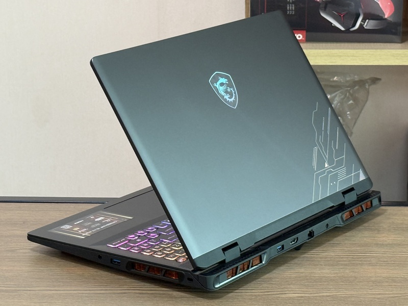 MSI Crosshair 16 HX AI D2XWGKG-022TH