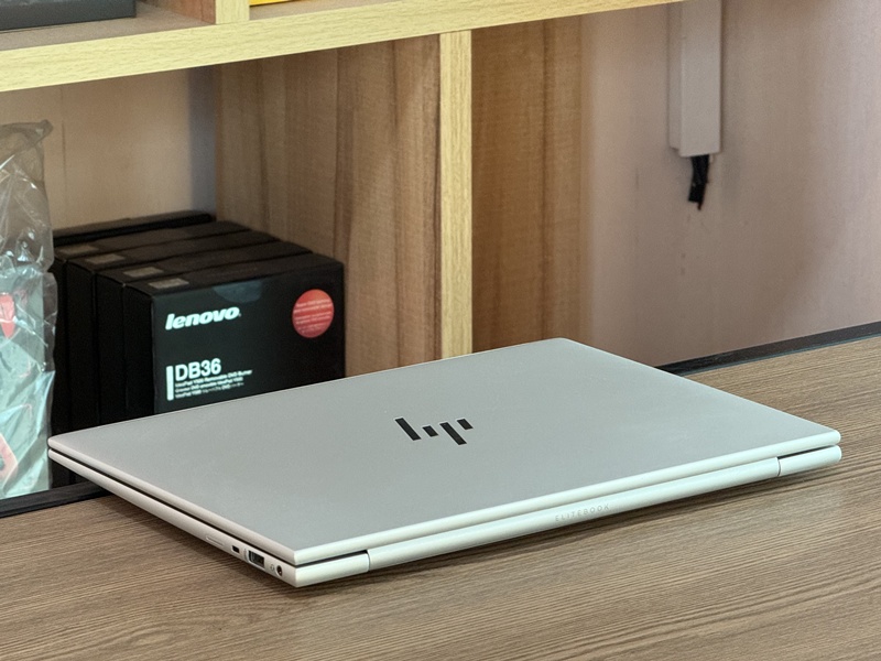 HP Elitebook 830 G9