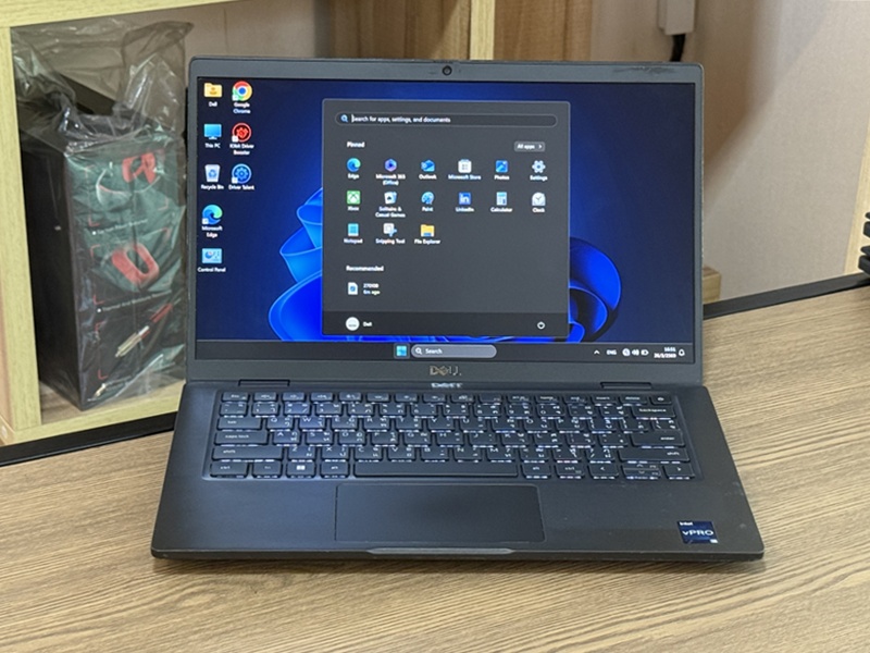 DELL Latitude 7330