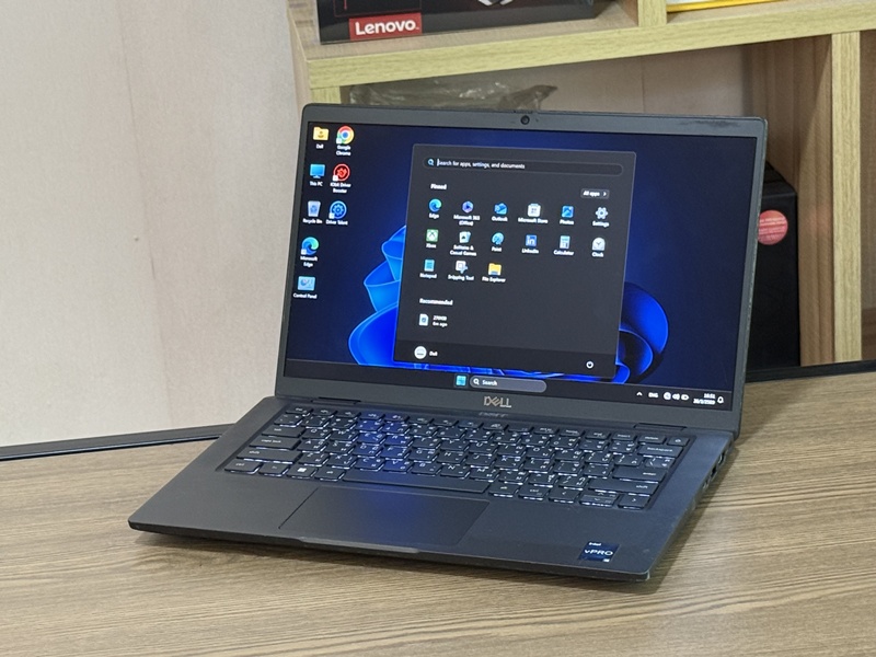 DELL Latitude 7330