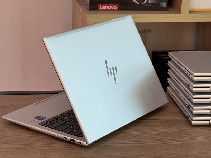 HP Elitebook 830 G9