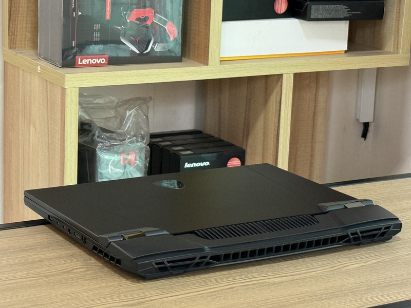 MSI GT77HX Titan 13VI-001TH