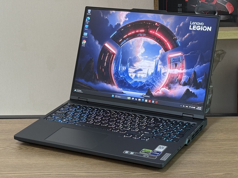 Lenovo Legion Pro 5 16IRX8