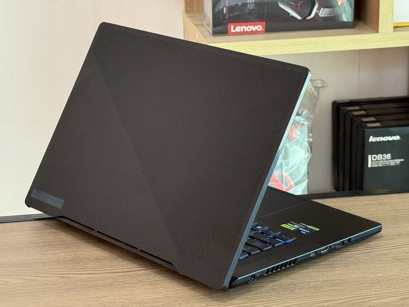 Asus ROG Zephyrus M16 GU604VI