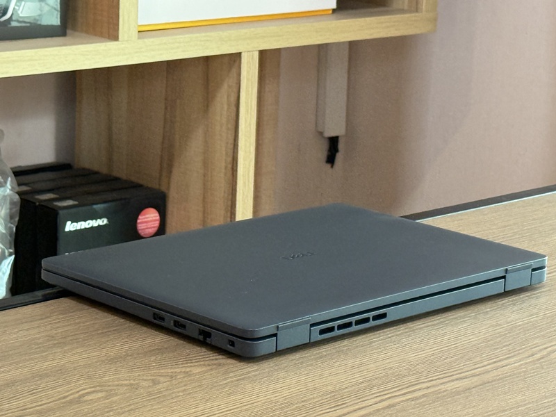 Dell Pro 14 PC14250