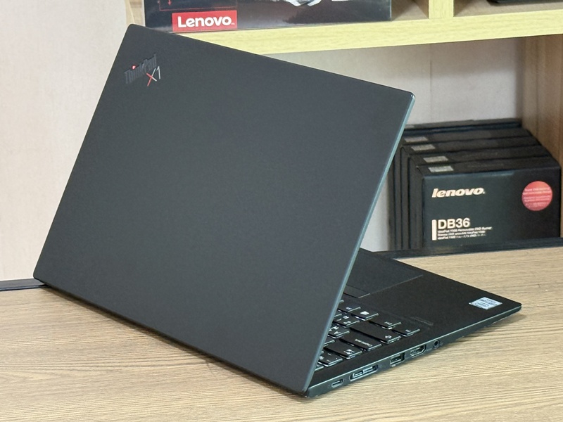 Lenovo Thinkpad X1 Carbon Gen 8