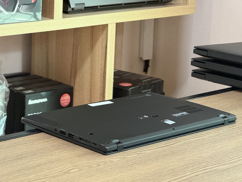 Lenovo Thinkpad X1 Carbon Gen 8