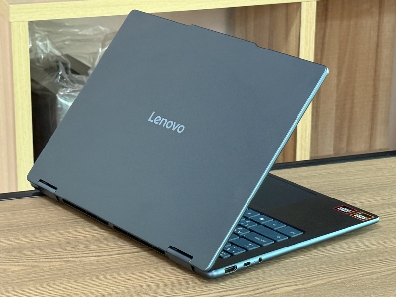 Lenovo Yoga 7 2-in1 14AKP10