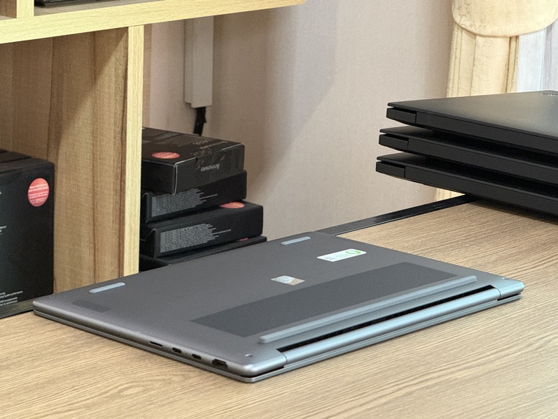 Lenovo Yoga Slim 7i 14ILL10