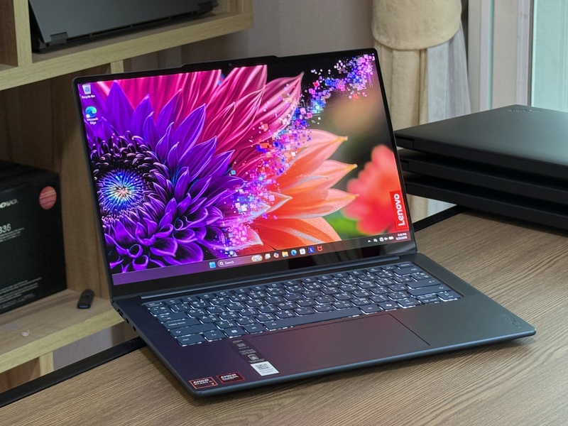Lenovo Yoga Pro 7 14AKP10