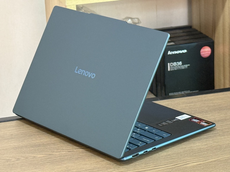 Lenovo Yoga Slim 7 14AKP10-83JY0036TA