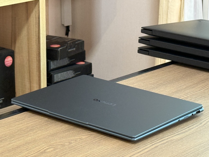Lenovo Yoga Slim 7 14AKP10-83JY0036TA