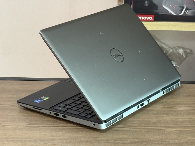 Dell Precision 7560 Mobile WorkStation