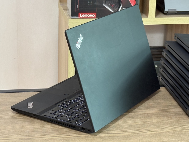 Lenovo Workstation ThinkPad P15s G2