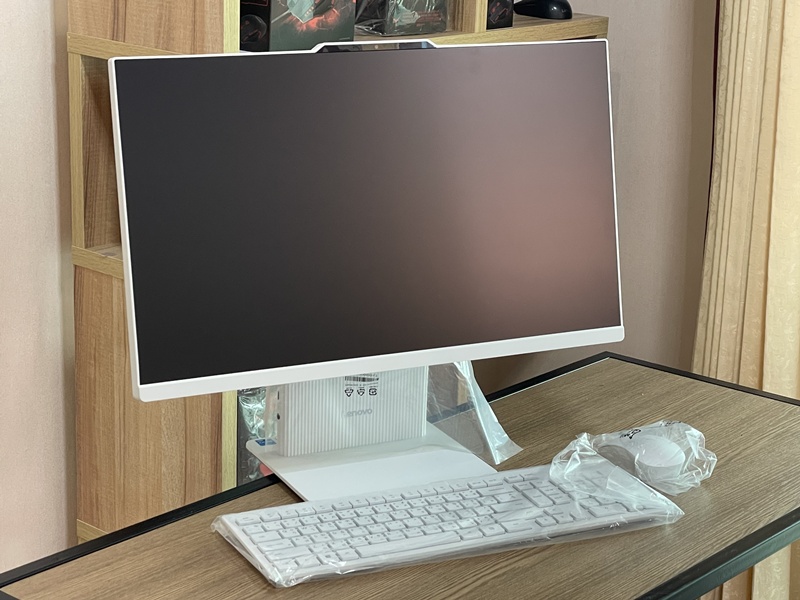 AIO Lenovo IdeaCentre AIO 24ARR9