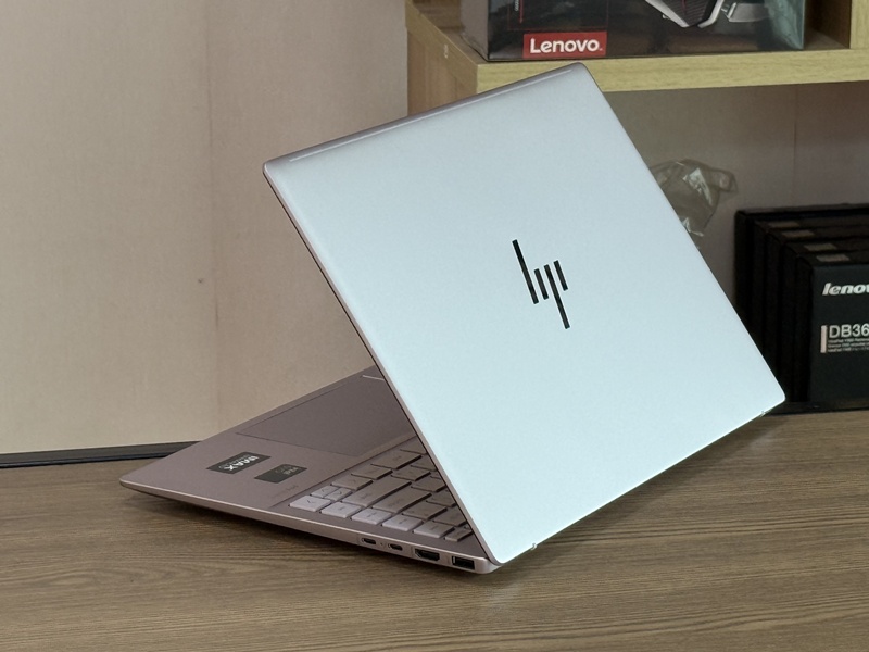 HP Pavilion Plus 14-ew1096TU