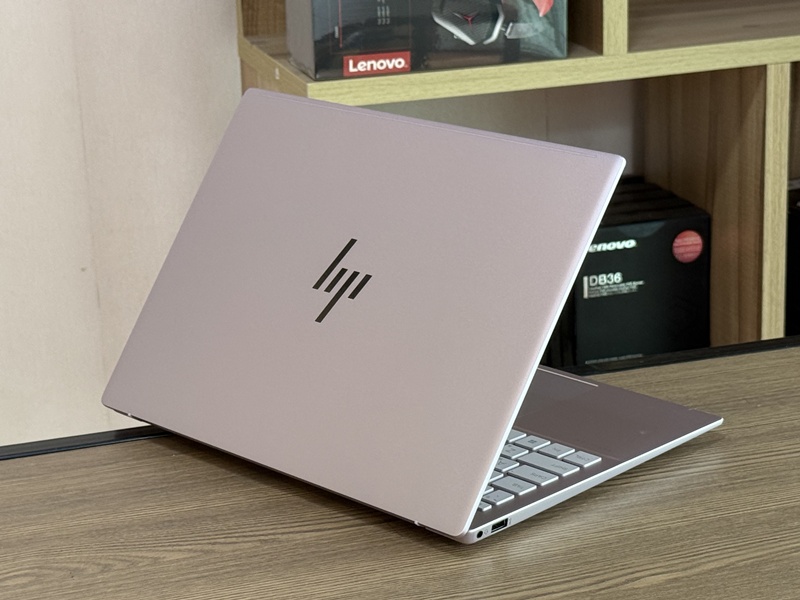 HP Pavilion Plus 14-ew1096TU