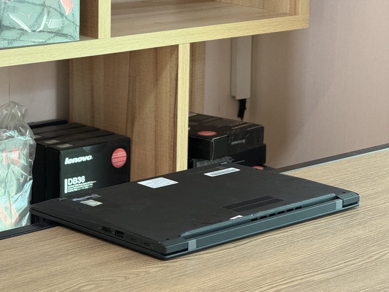 Lenovo Thinkpad X1 Carbon Gen 9