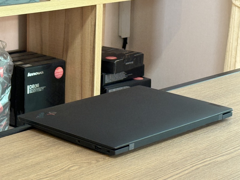 Lenovo Thinkpad X1 Carbon Gen 10