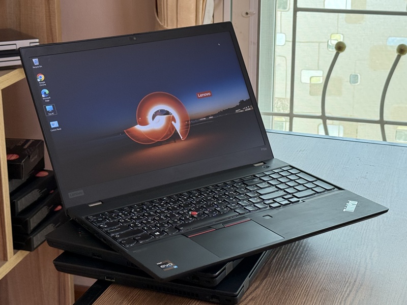 Lenovo Workstation ThinkPad P15s G2