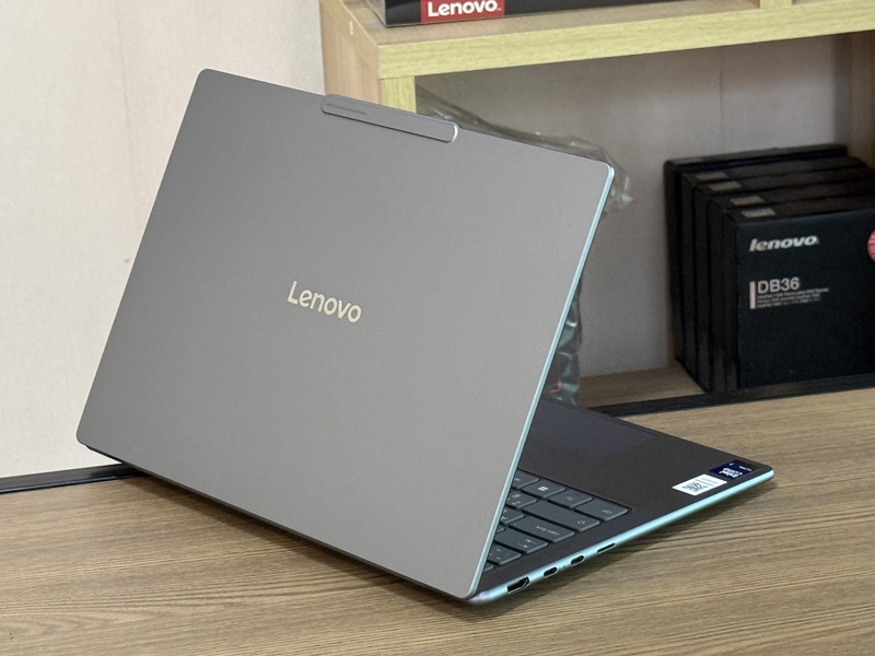 Lenovo Yoga Slim 7i 14ILL10-83JX001GTA