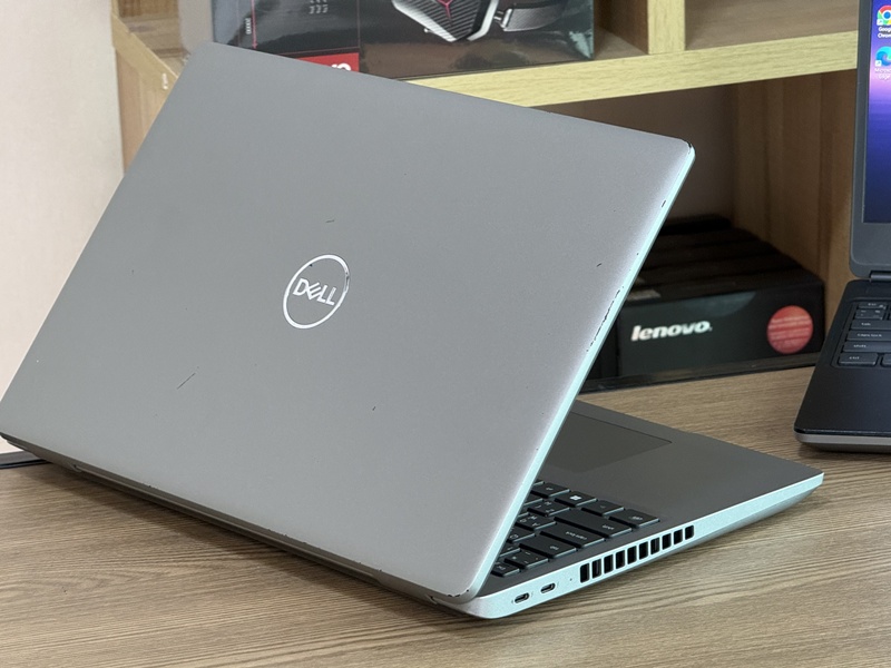 Dell Precision 3581 Mobile WorkStation